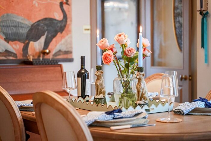 3 Bedroom Semi Detached House For Sale In Glovers Road, Reigate, RH2