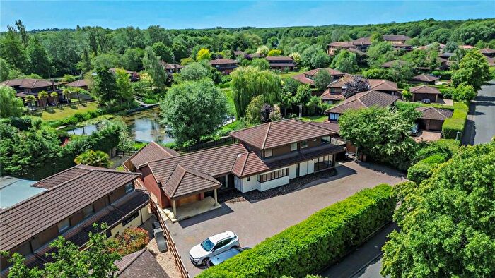 4 Bedroom Detached House For Sale In Thorpe Meadows, Peterborough, PE3