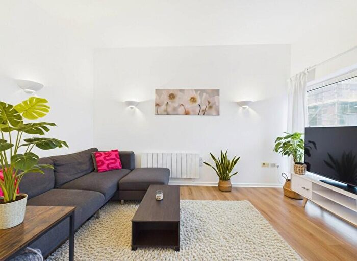 1 Bedroom Apartment To Rent In The Citadel :: Noma, M4