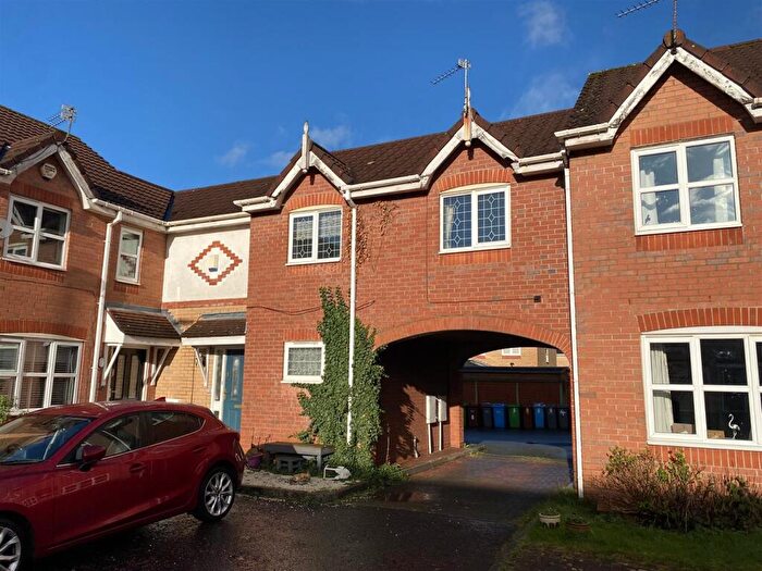 1 Bedroom Flat To Rent In Drayford Close, Manchester, M23