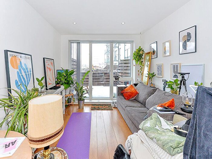 1 Bedroom Apartment To Rent In Caspian Wharf, Yeo Street, E14