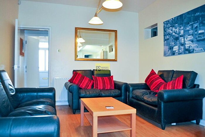 6 Bedroom Property To Rent In Heeley Road, Selly Oak, Birmingham, B29