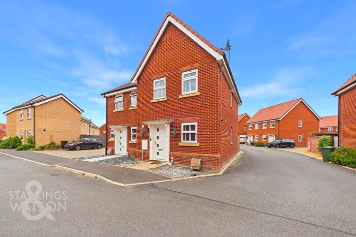 3 Bedroom Semi Detached House For Sale In Lancaster Road, Attleborough, NR17