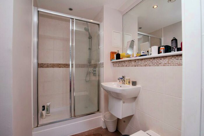 2 Bedroom Flat For Sale In Dovercourt House, Ferry Court, Cardiff, Caerdydd, CF11