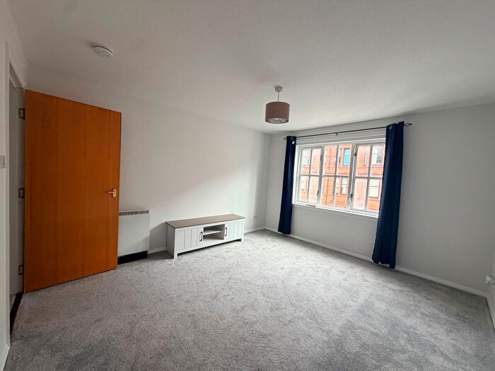 1 Bedroom Flat To Rent In Greenlaw Road, Glasgow, G14