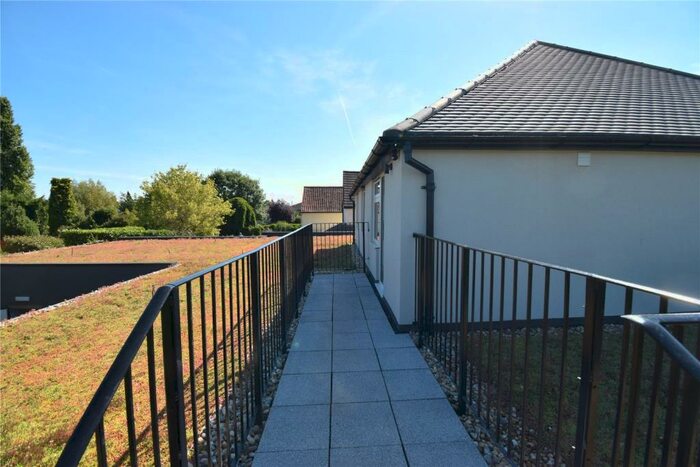 2 Bedroom Maisonette To Rent In Bath Road, Taplow, Maidenhead, SL6