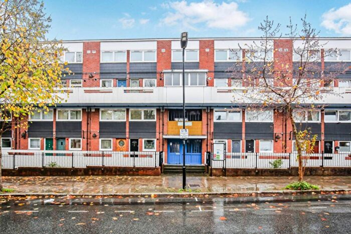 2 Bedroom Maisonette To Rent In Evering Road, Stoke Newington, N16