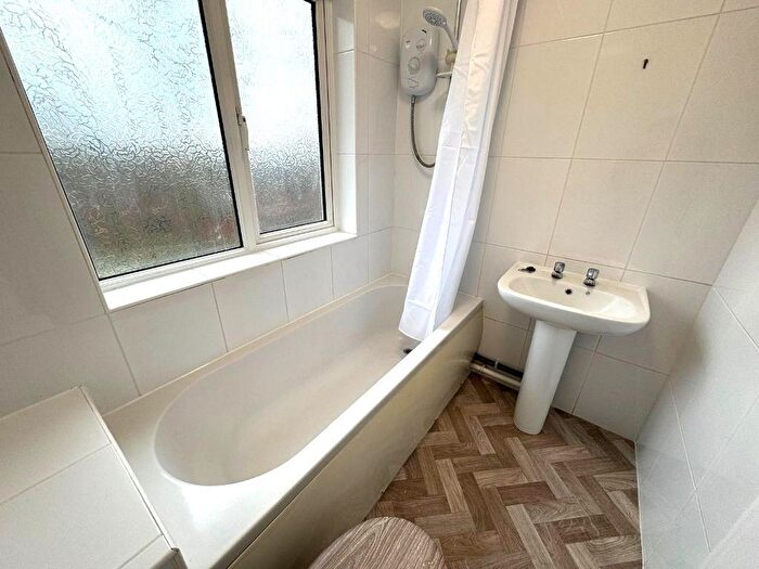 1 Bedroom Flat To Rent In Elm Bank Drive, Mapperley Park, Nottingham, NG3