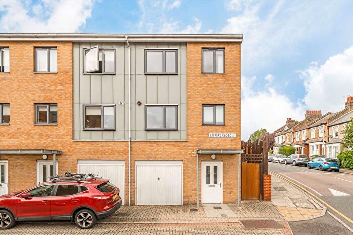 3 Bedroom End Terrace House For Sale In Empire Close, Charlton, SE7