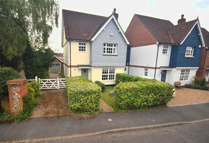 3 Bedroom Semi-Detached House To Rent In The Pennings, Wendover, Aylesbury, HP22