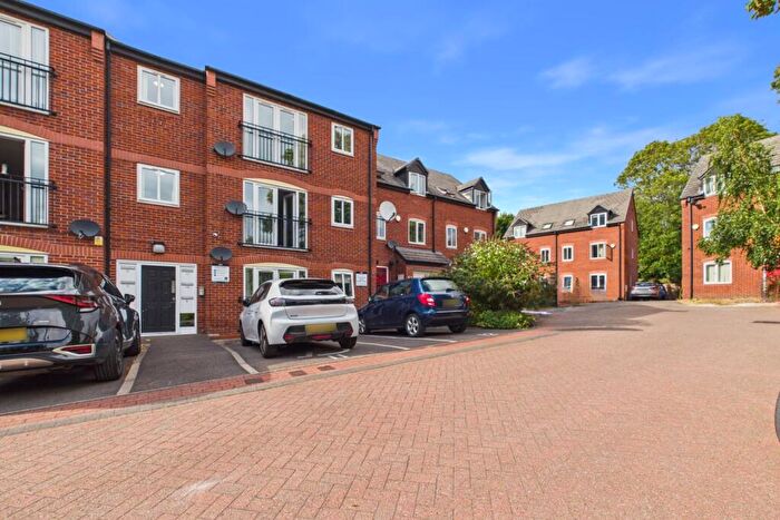 2 Bedroom Flat For Sale In Fishponds View, Sheffield, South Yorkshire, S13