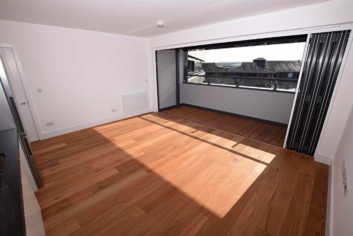 1 Bedroom Flat To Rent In Elstree Way, Elstree House, WD6