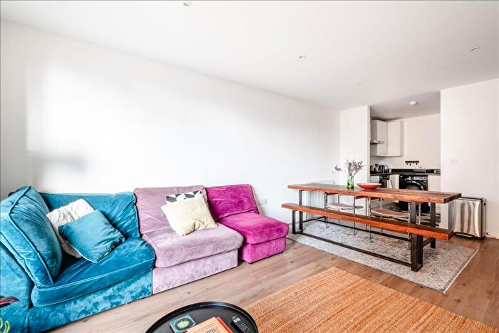 1 Bedroom Apartment For Sale In Mare Street, London Fields, E8 - Photo 4