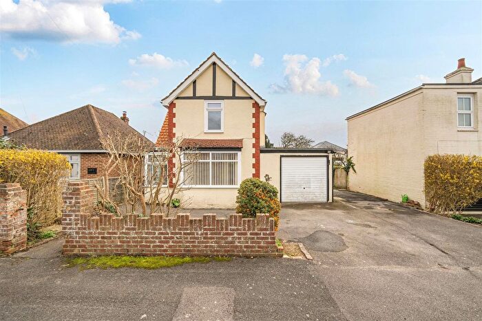 3 Bedroom Detached House For Sale In Raynes Road, Lee-On-The-Solent, PO13