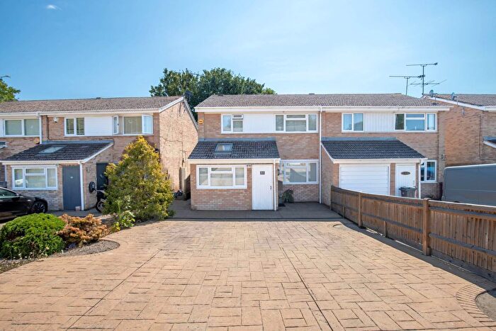 3 Bedroom Detached House For Sale In Queensway, Caversham Park Village, RG4