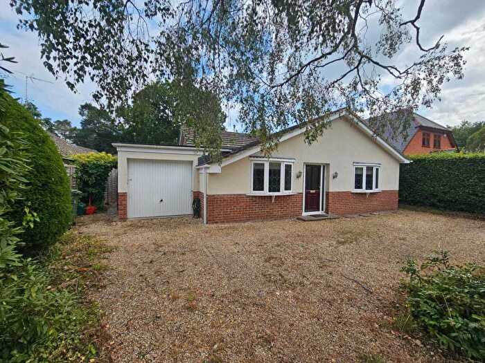 4 Bedroom Bungalow For Sale In Shortheath Lane, Sulhamstead, Reading, Berkshire, RG7