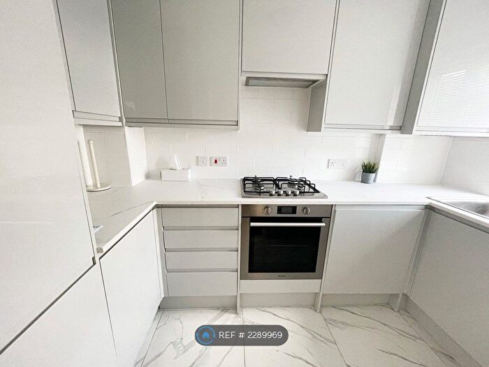 2 Bedroom Terraced House To Rent In Pennington Way, London, SE12