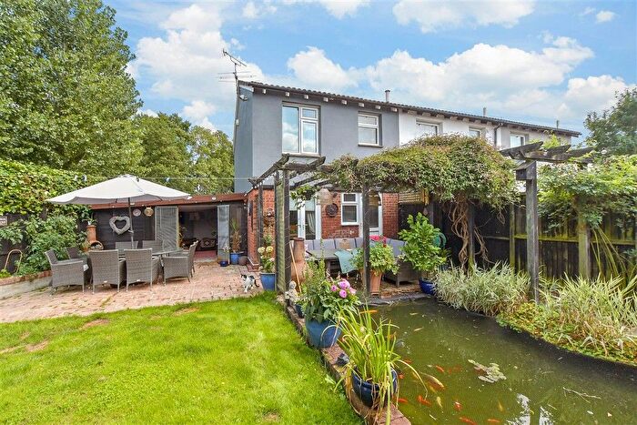 3 Bedroom End Terrace House For Sale In Loudon Path, Ashford, Kent, TN23