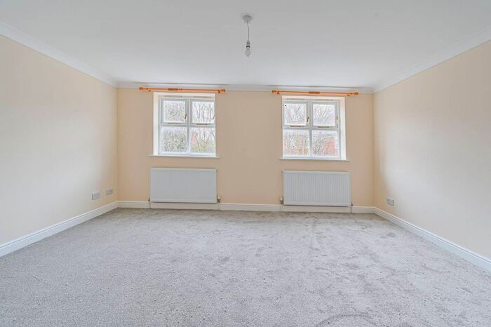 4 Bedroom Detached House To Rent In Elderfield Place, Tooting Bec, London, SW17