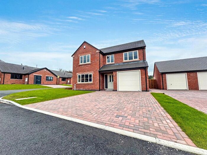 4 Bedroom Detached House For Sale In Travellers Close, Leekbrook, Leek, ST13