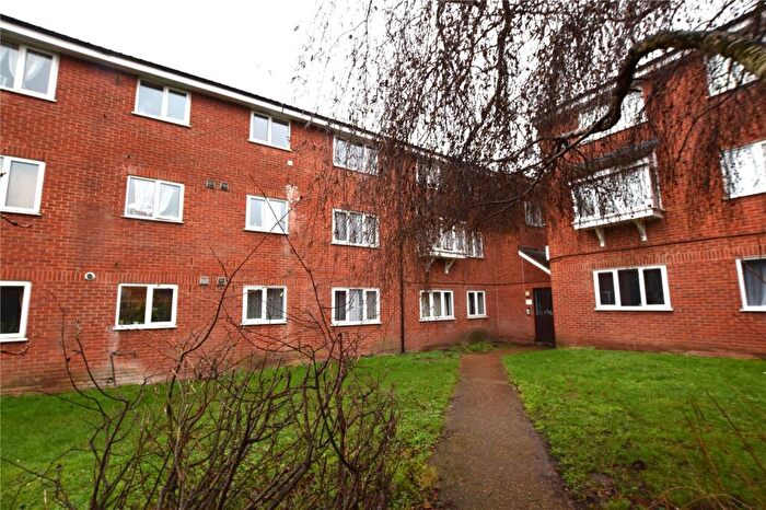 2 Bedroom Apartment For Sale In Millhaven Close, Chadwell Heath, RM6