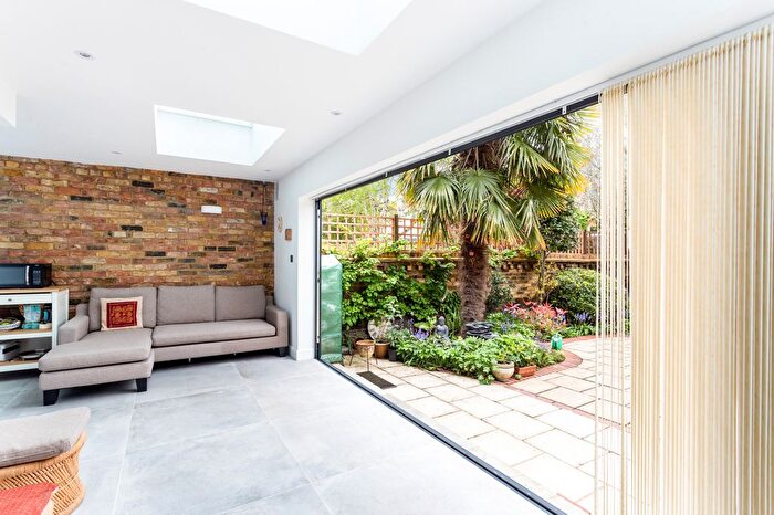 2 Bedroom Flat To Rent In Burnaby Gardens, Chiswick, London, W4