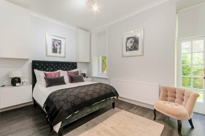 3 Bedroom Flat To Rent In Edith Grove, South Kensington, London, SW10