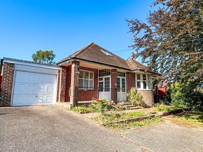 2 Bedroom Bungalow For Sale In Kent Street, Sedlescombe, TN33