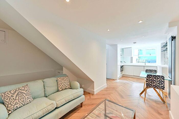 1 Bedroom Flat For Sale In Battersea Park Road, Battersea, London, SW11