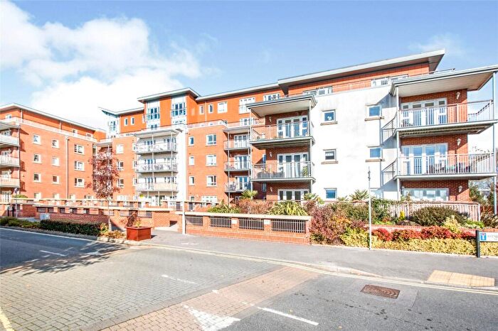 2 Bedroom Apartment For Sale In Avenel Way, Poole, Dorset, BH15