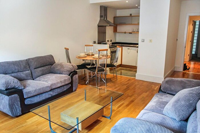 2 Bedroom Apartment To Rent In The Lock, Whitworth Street West, M1