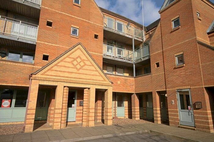 2 Bedroom Flat To Rent In Manor Court, Manor Avenue, Grimsby, DN32