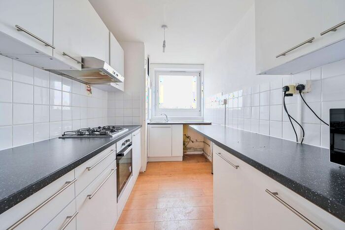 2 Bedroom Flat To Rent In Burbage Close, Borough, London, SE1