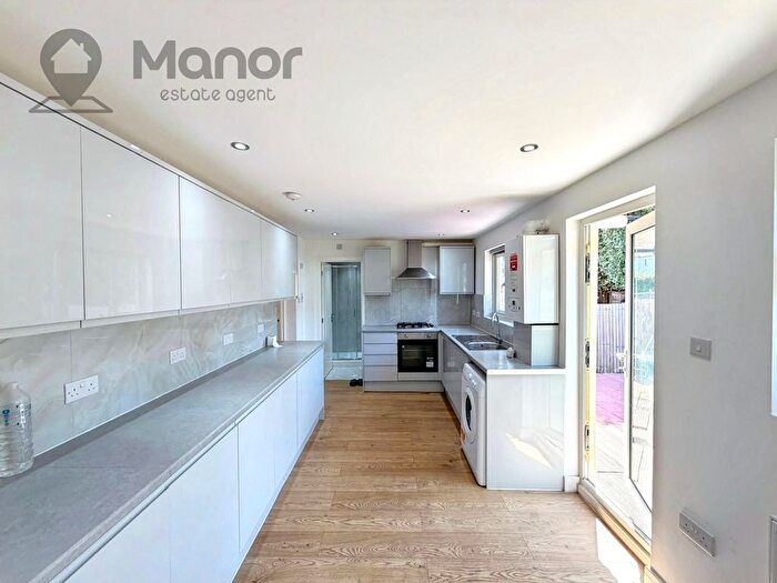 4 Bedroom Terraced House To Rent In Reynolds Avenue, Manor Park, E12