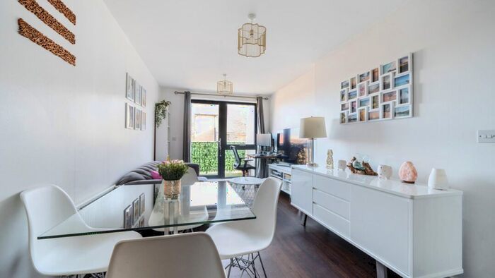 1 Bedroom Flat For Sale In Papyrus Court, Hillyfield, London, E17