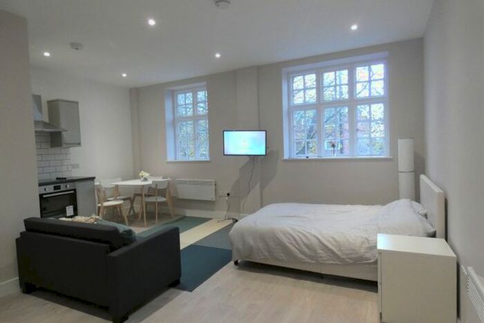 1 Bedroom Studio To Rent In Oakleigh Gardens, Whetstone, N20