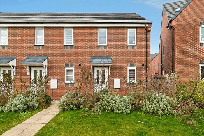 2 Bedroom End Of Terrace House For Sale In Grosvenor Road, Kingswood, Hull, HU7