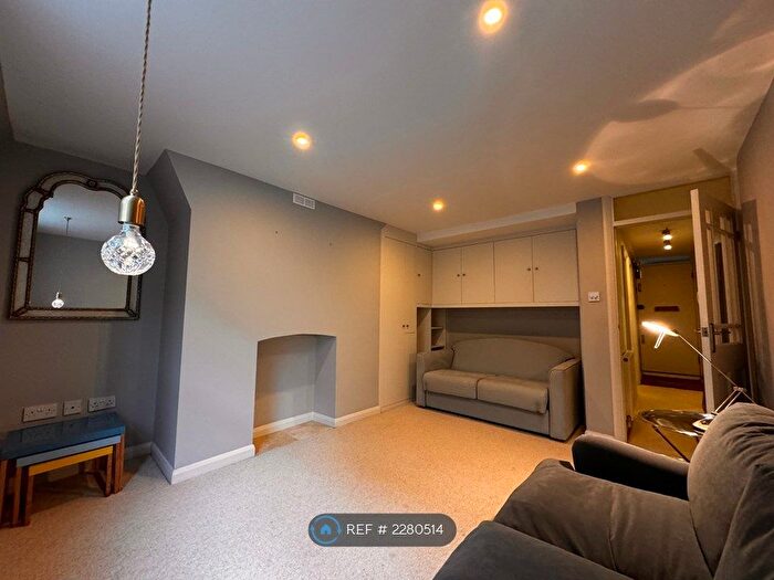 Studio To Rent In Gatliff Road, London, SW1W
