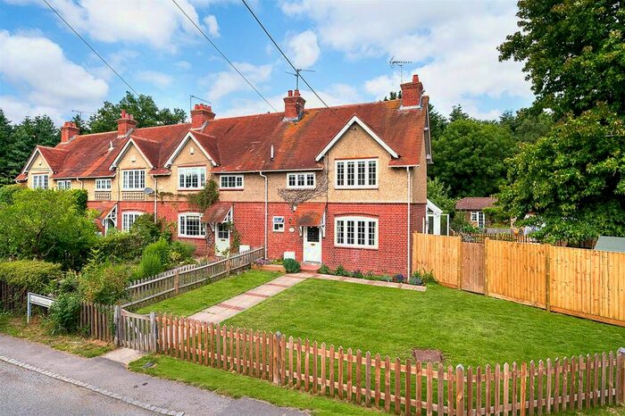 5 Bedroom Semi-Detached House For Sale In Broad Common Road, Hurst, Reading, RG10