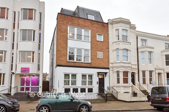 3 Bedroom Apartment For Sale In Landport Terrace, Portsmouth, Hampshire, PO1