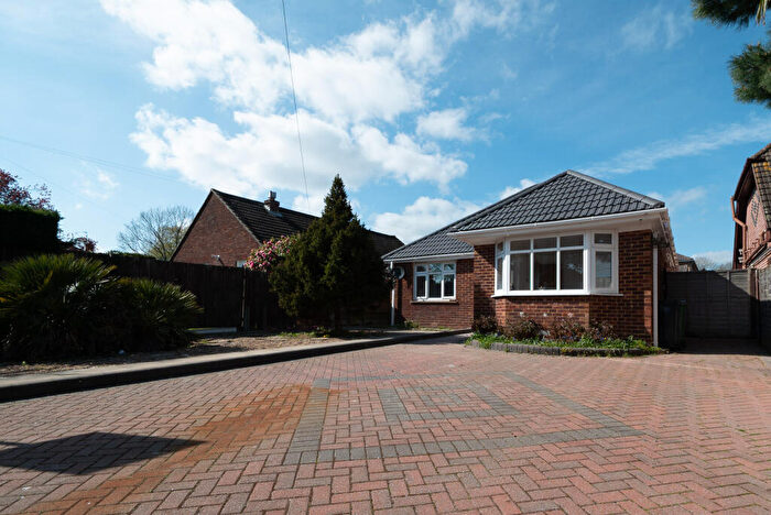 2 Bedroom Detached Bungalow For Sale In Yew Tree Close, Fair Oak, SO50