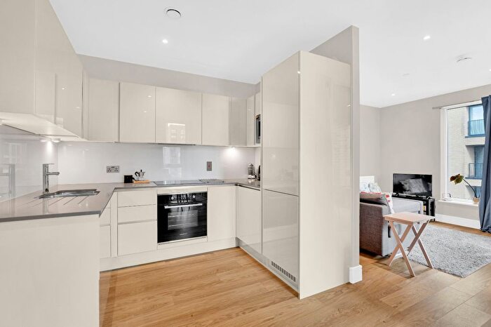 1 Bedroom Flat For Sale In Greyhound Parade, Upper Tooting, SW17