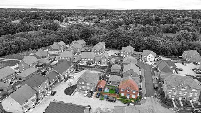 3 Bedroom Semi-Detached House For Sale In Yeomans Lane, Blackwater, Camberley, GU17