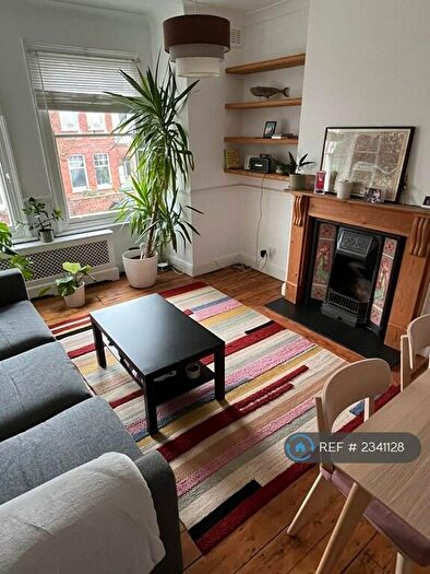 2 Bedroom Flat To Rent In Sandrock Road, London, SE13