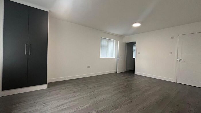 Studio To Rent In Langley Road, Slough, SL3