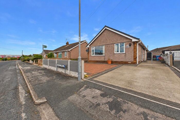 3 Bedroom Bungalow For Sale In Ascot Drive, Rhyl, Denbighshire, LL18