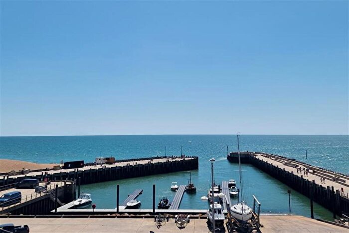 2 Bedroom Flat For Sale In West Bay, DT6