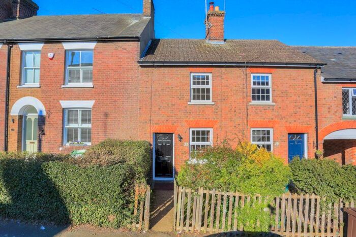 2 Bedroom House To Rent In Cravells Road, Harpenden, Hertfordshire, AL5