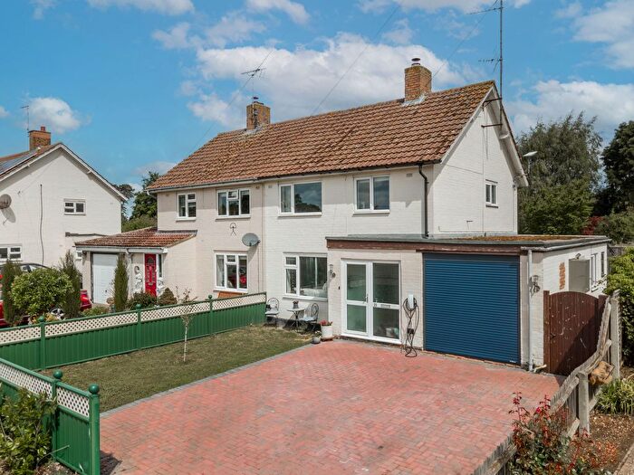 3 Bedroom Semi-Detached House For Sale In Magna Close, Great Abington, CB21