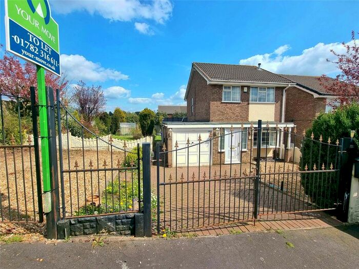 3 Bedroom Detached House To Rent In Hopedale Close, Fenton, Stoke-On-Trent, ST4